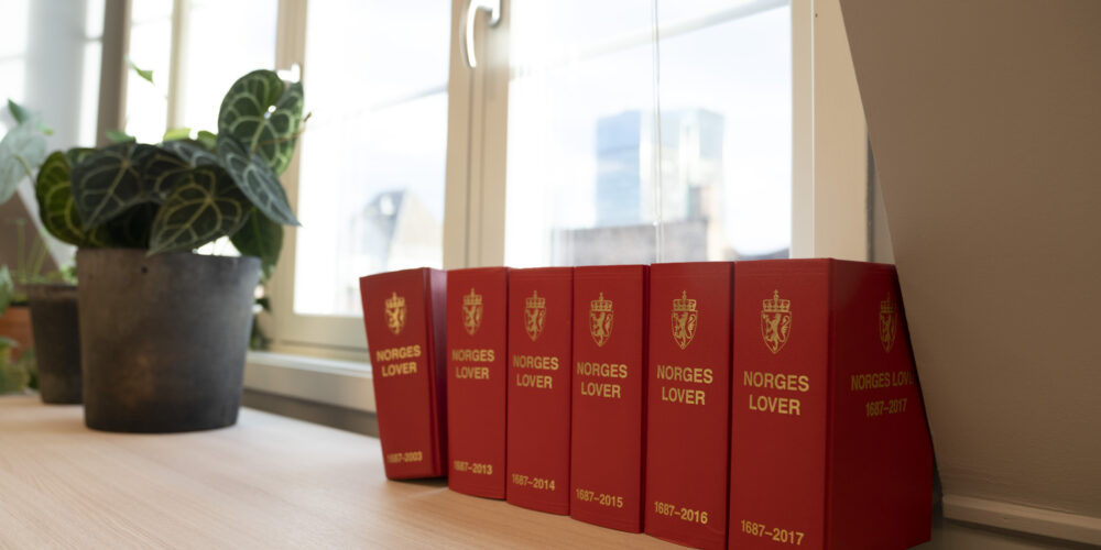 B&oslash;ker med norske lover