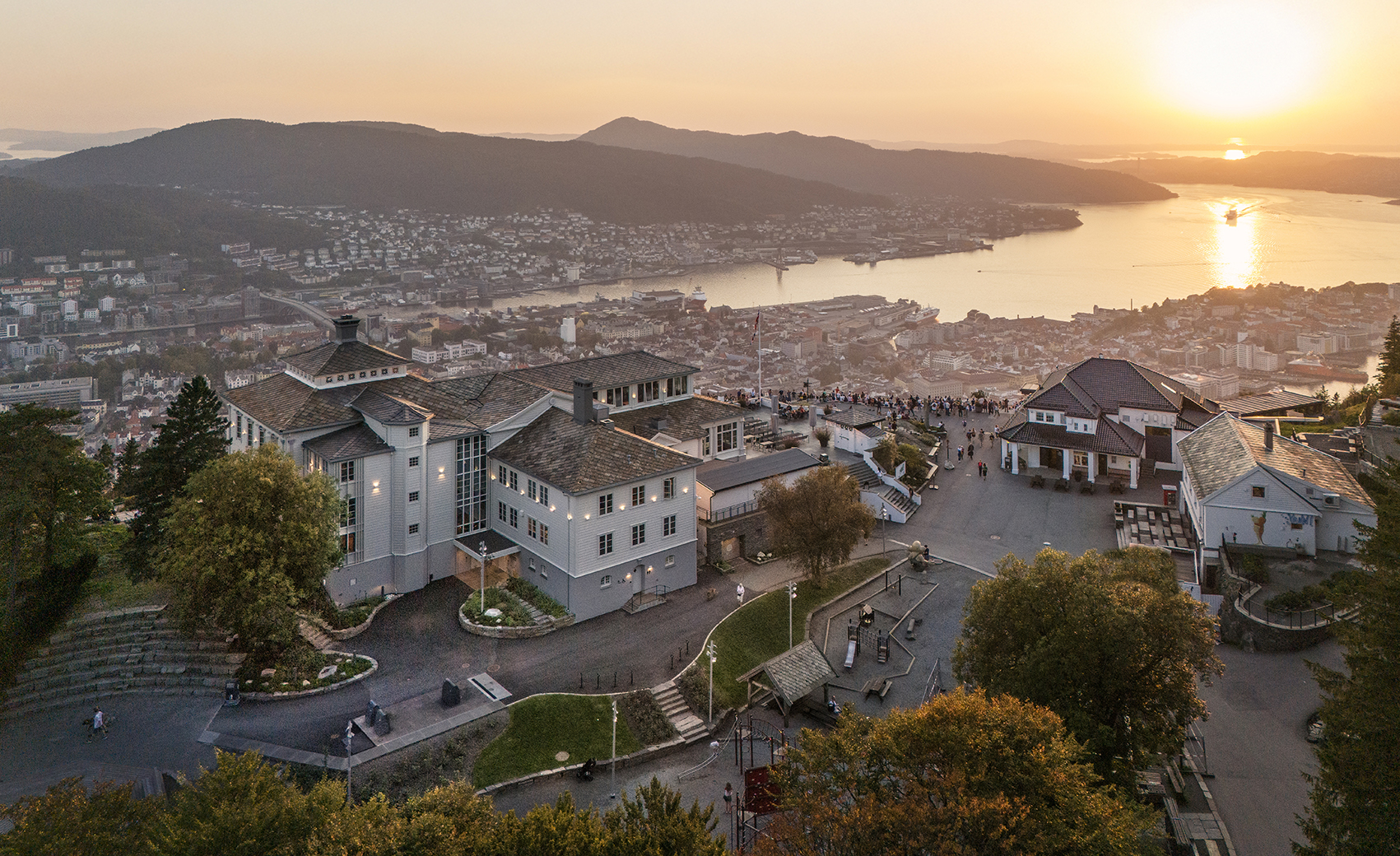 Toppen av Fl&oslash;yen, Motbakkel&oslash;pet 2025.