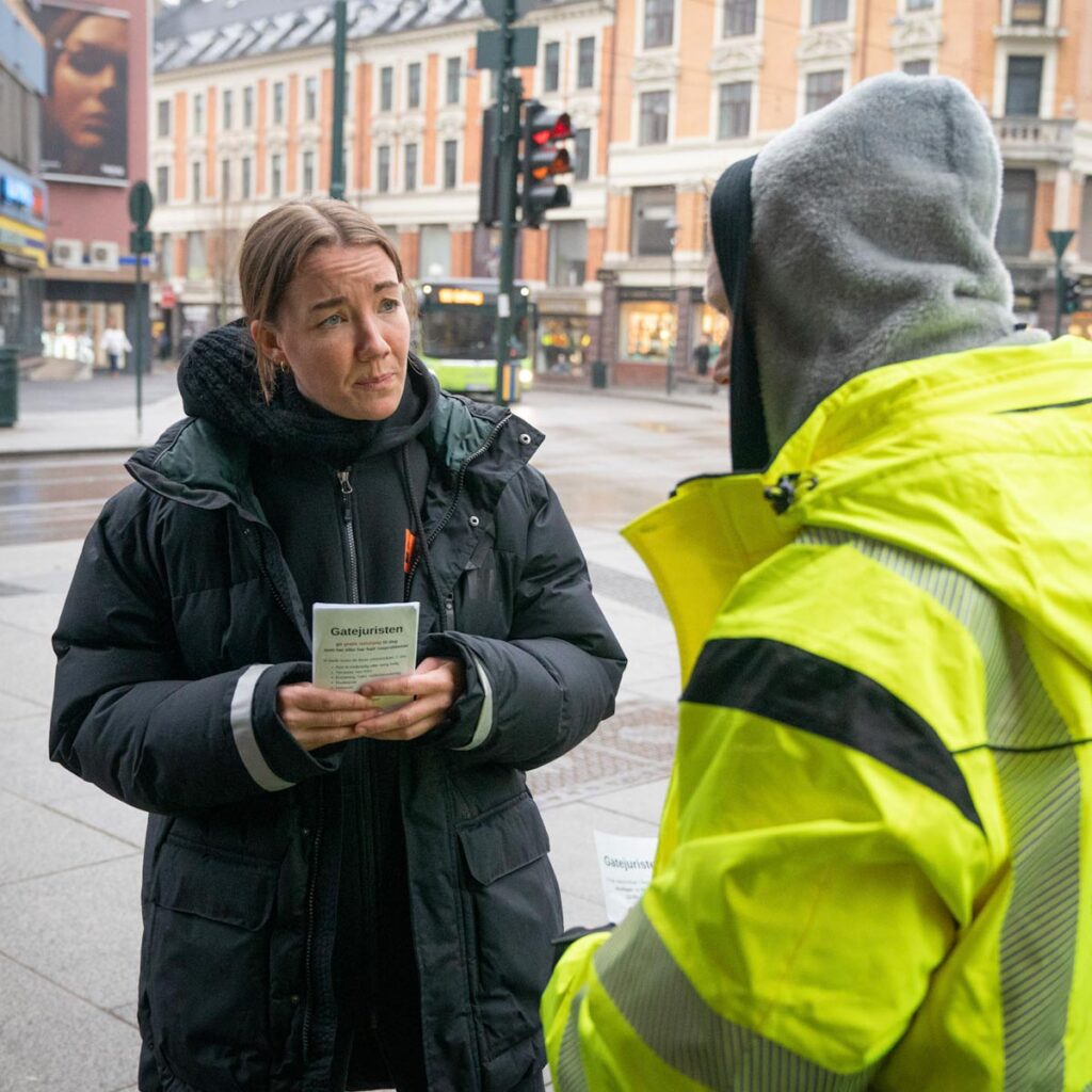 Gi juridisk hjelp til en som trenger det