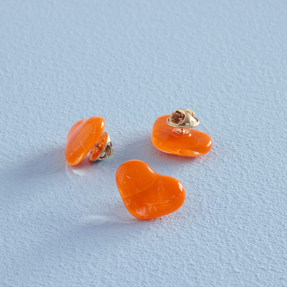 Oransje hjerte pin